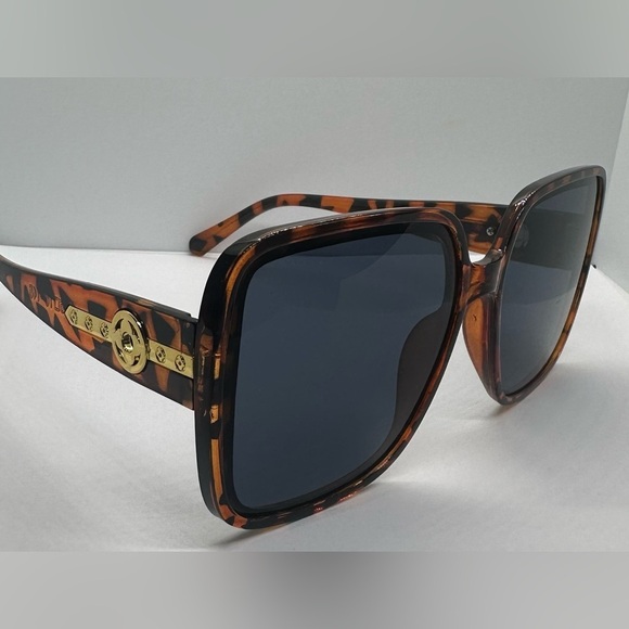 ? NWT Trendy Oversized Square Tortoiseshell Sunglasses UV400 Protection ? main image 7